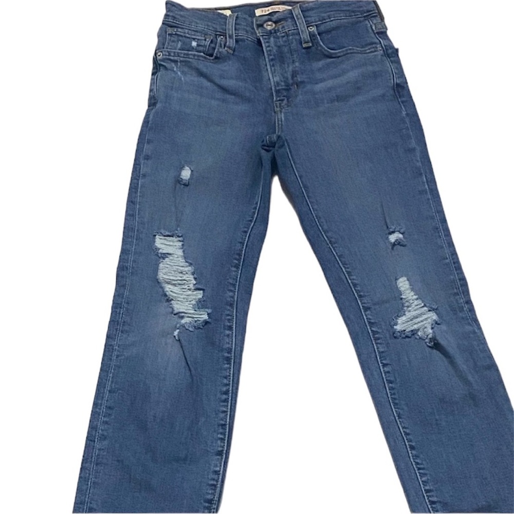 Levi’s high rise straight capri jeans in size 23